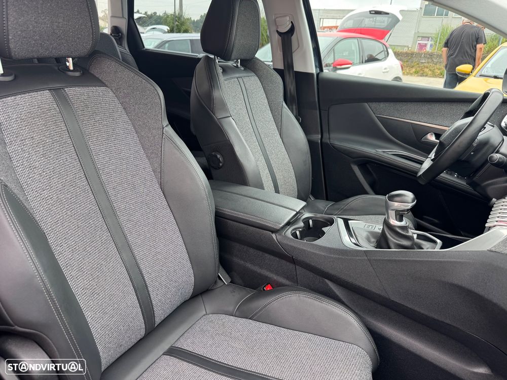 Peugeot 5008 1.2 PureTech Allure - 23