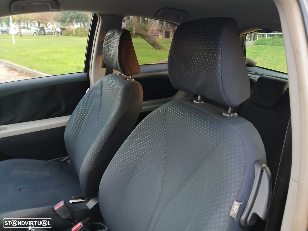 Toyota Yaris 1.33 VVT-i Comfort+AC - 19