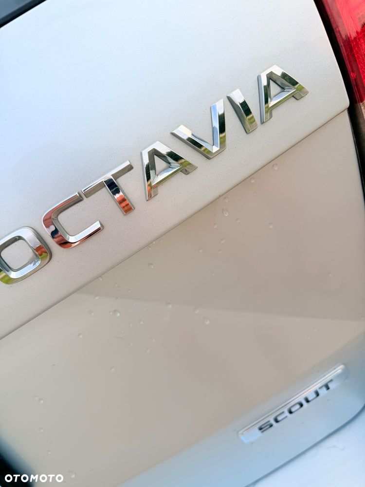 Skoda Octavia 2.0 TDI 4x4 DSG Scout - 31