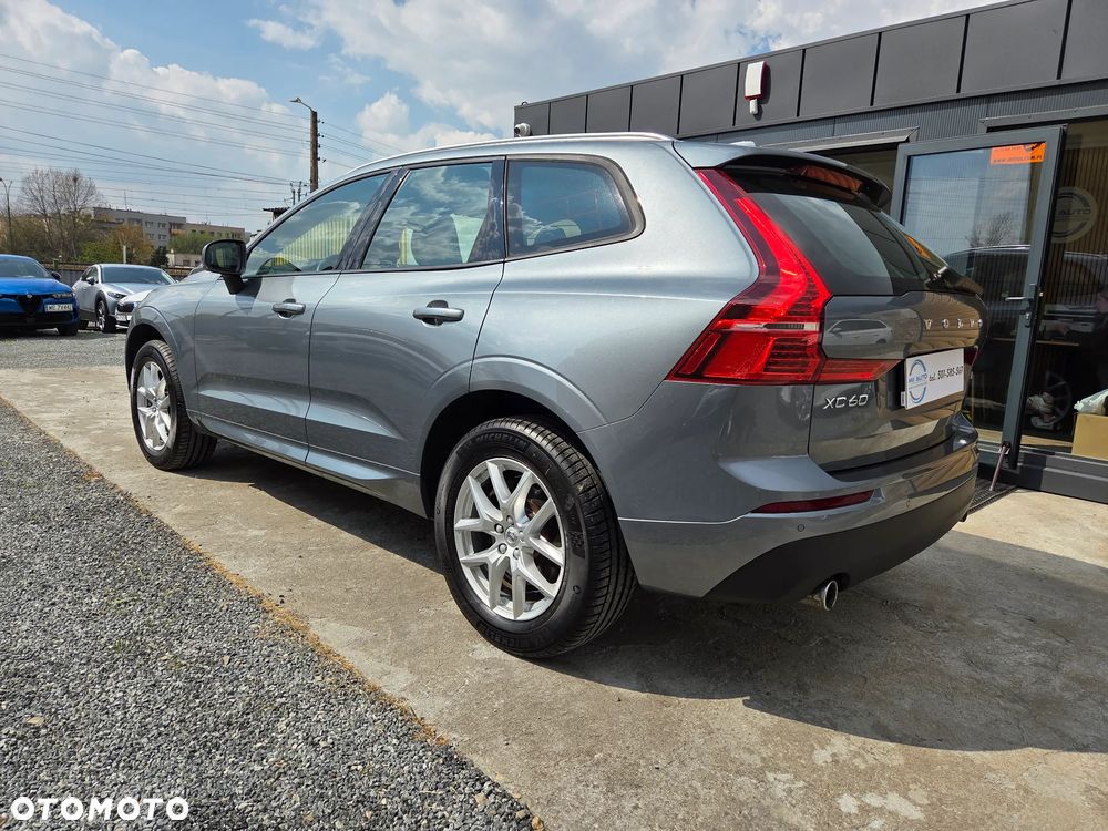 Volvo XC 60 T4 Momentum - 8
