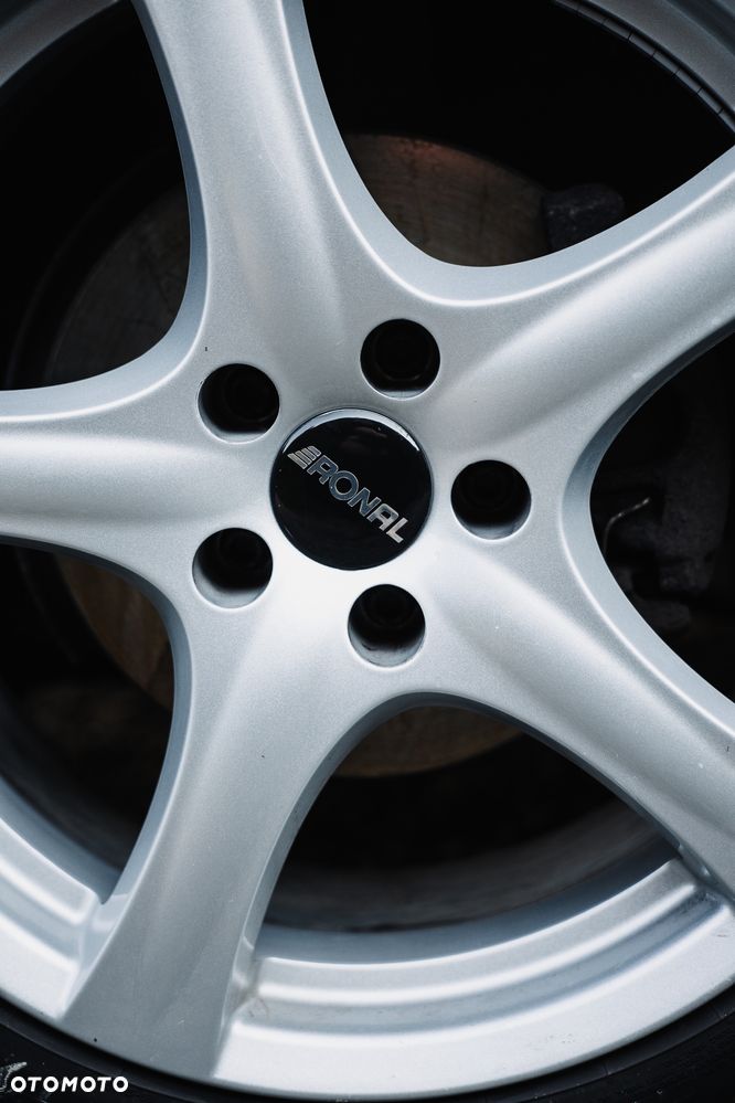 Volkswagen Passat 1.6 Exclusive - 32