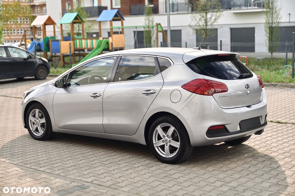 Kia Ceed 1.6 CRDi 128 Spirit - 9