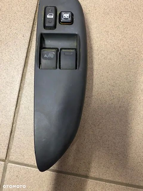 PANEL PRZEŁĄCZNIK SZYB TOYOTA YARIS I - 3