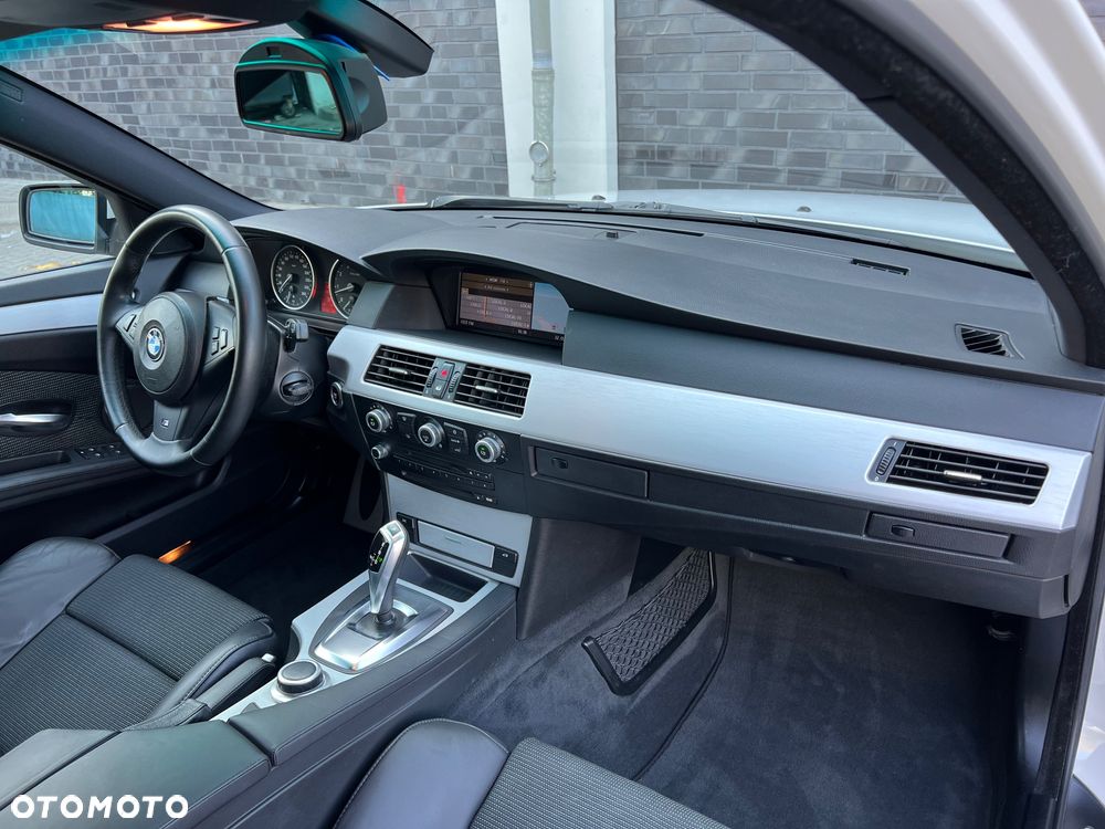 BMW Seria 5 525i - 14