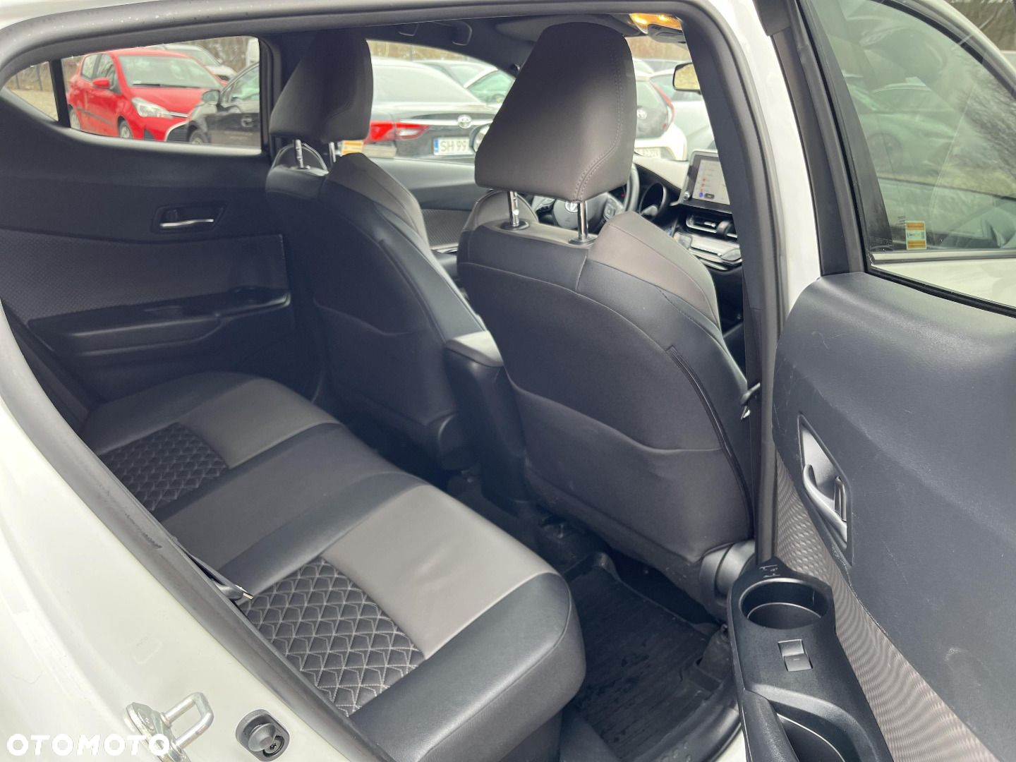 Toyota C-HR 2.0 Hybrid Executive - 20