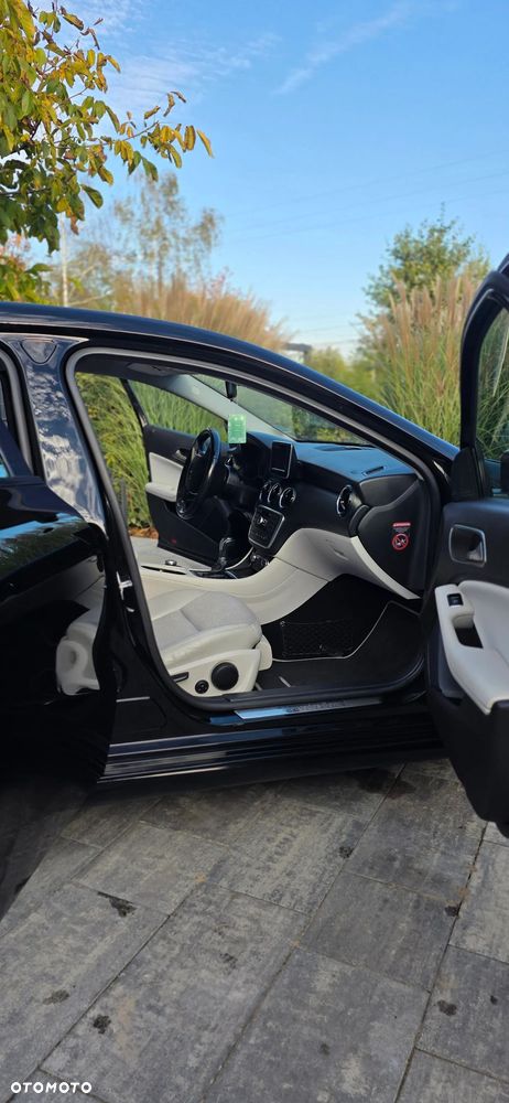 Mercedes-Benz Klasa A 180 BlueEfficiency Edition - 10