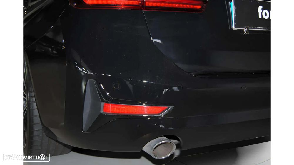 BMW 318 d Touring Advantage - 38