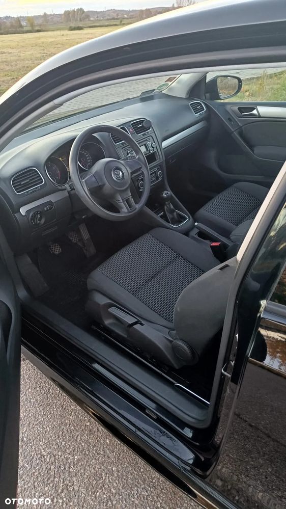 Volkswagen Golf - 6