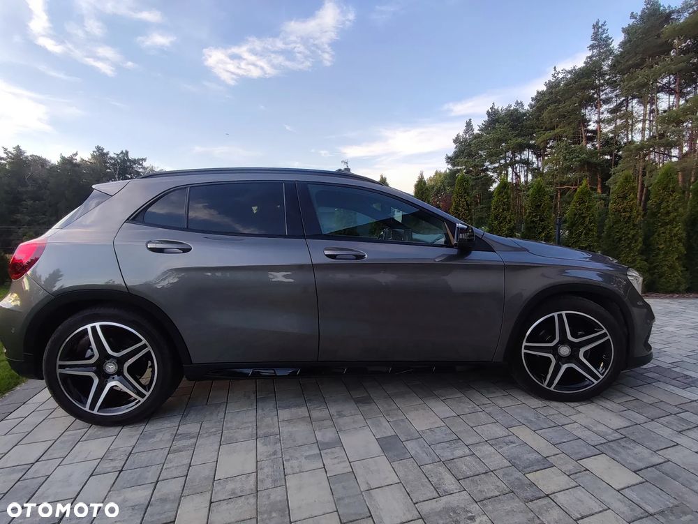 Mercedes-Benz GLA 180 d 7G-DCT AMG Line - 4