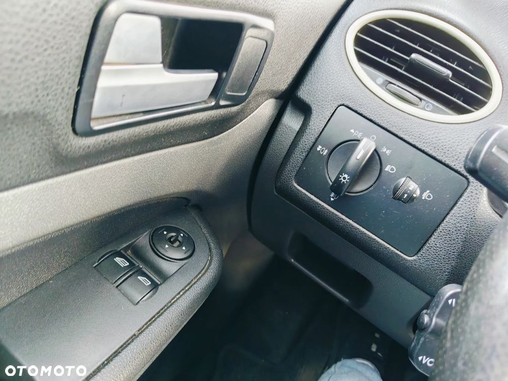 Ford Focus TDCi Ghia - 23
