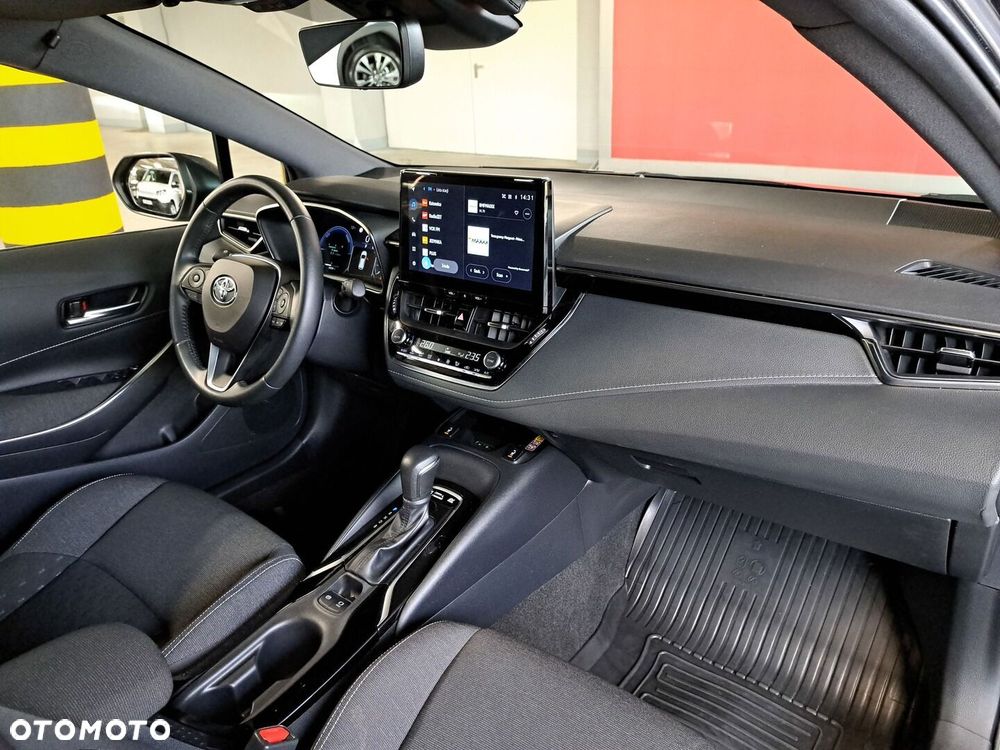 Toyota Corolla 1.8 Hybrid Comfort - 17