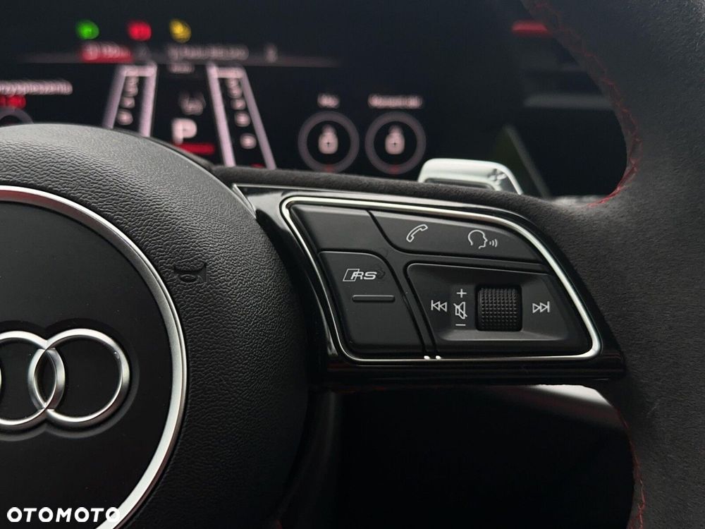 Audi RS3 Limousine - 12