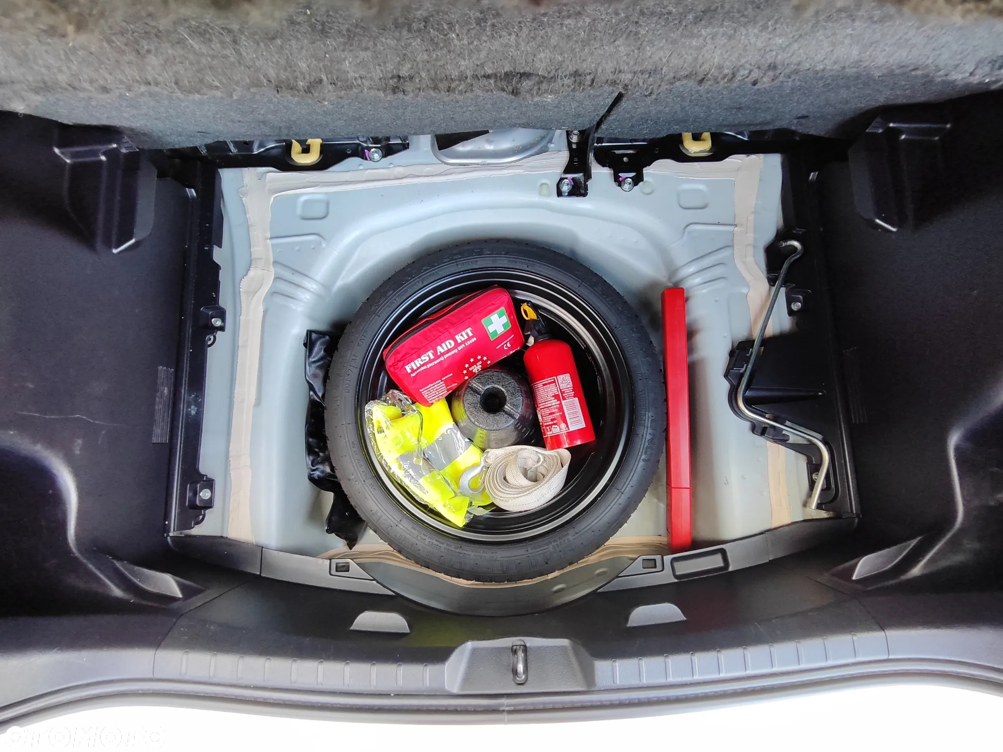 Toyota Yaris - 14
