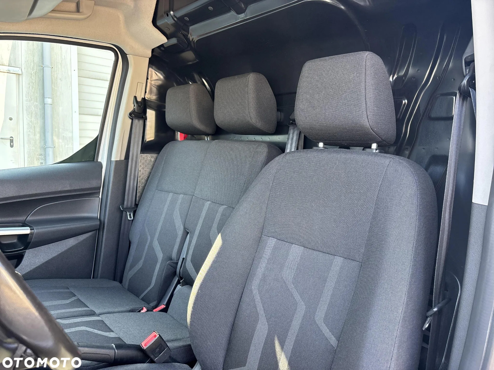 Ford Transit Connect - 11