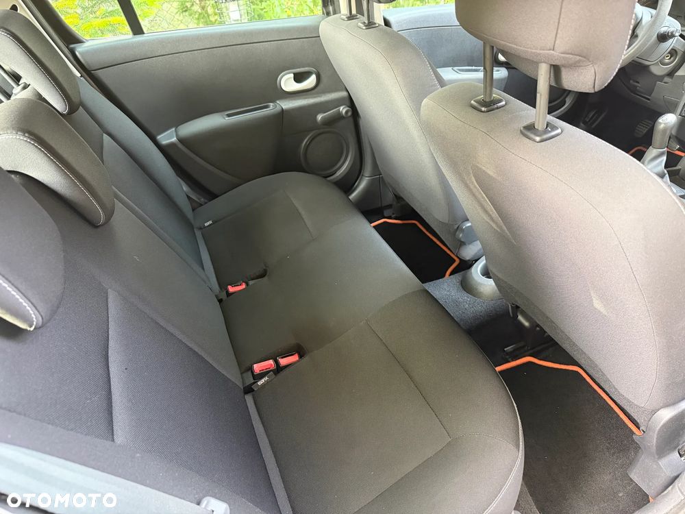 Renault Clio 1.2 16V 75 Yahoo - 9