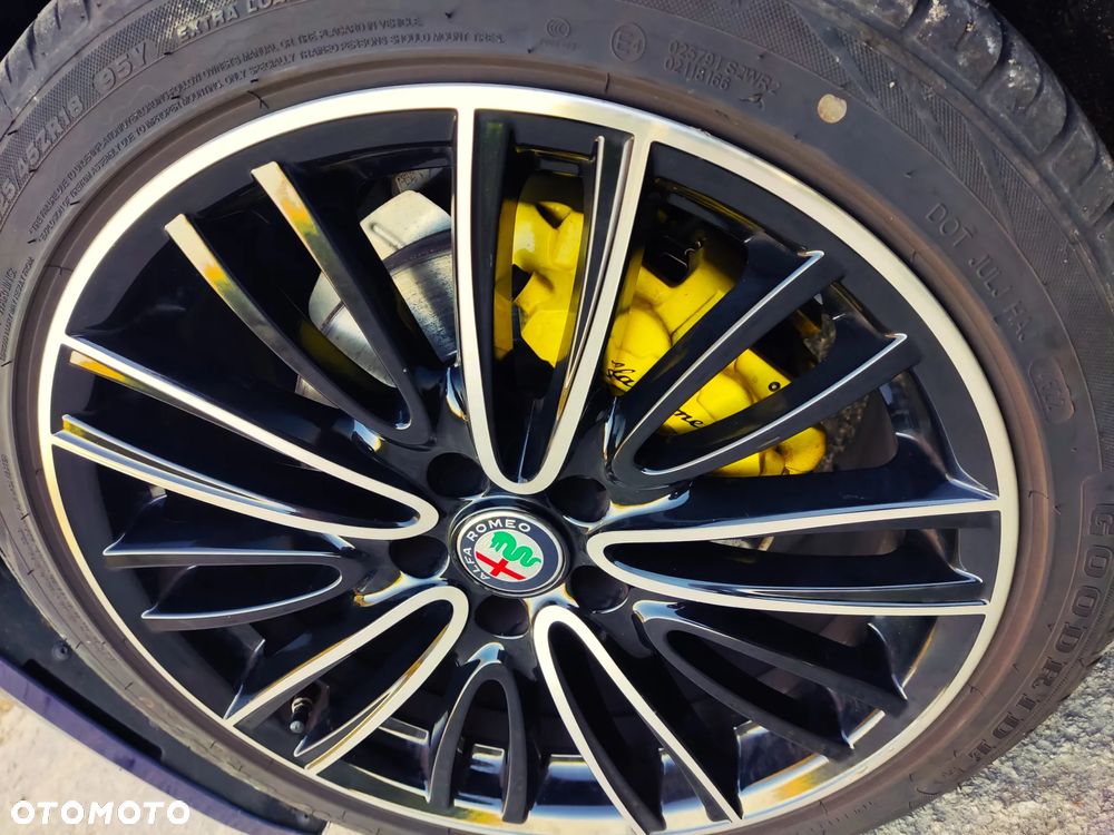 Alfa Romeo Giulia 2.0 Turbo TI - 19