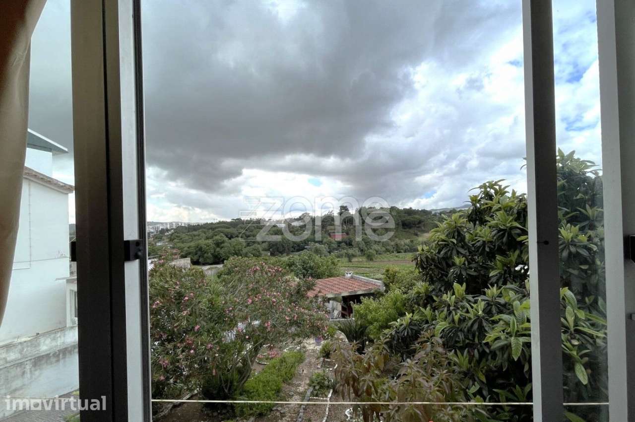 Investimento | T2 em Moradia com Arrendamento Vitalício | Loures - Grande imagem: 4/9
