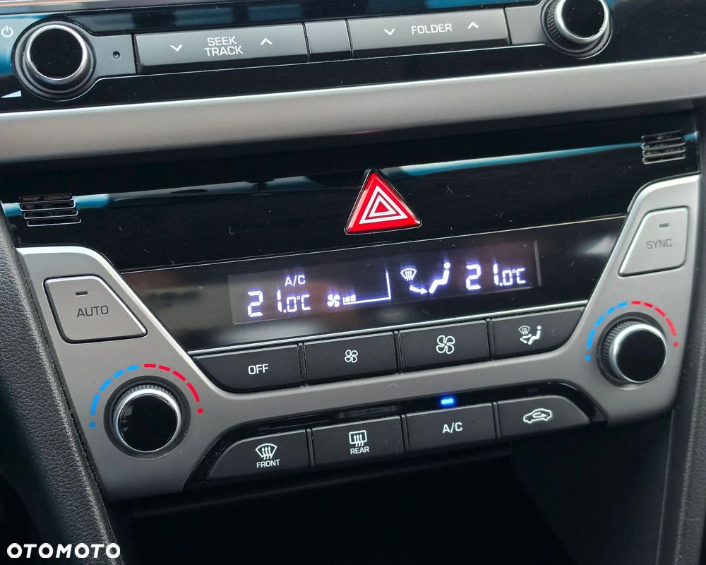 Hyundai Elantra 1.6 Comfort - 23