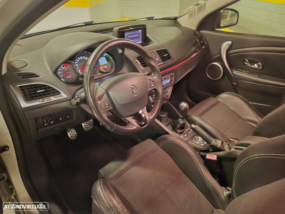 Renault Mégane Sport Tourer 1.5 dCi GT Line SS - 24