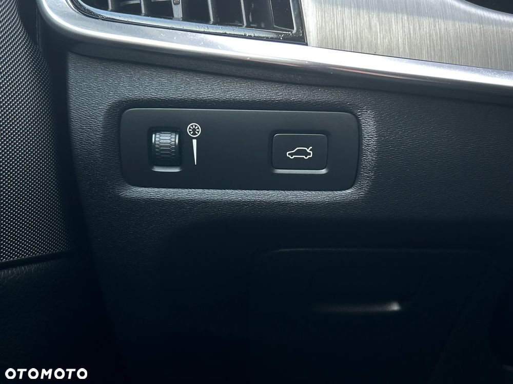 Volvo S90 D3 Momentum - 25