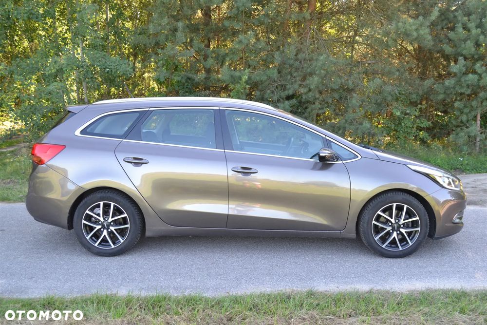 Kia Ceed 1.6 GDI ISG Platinum Edition - 3