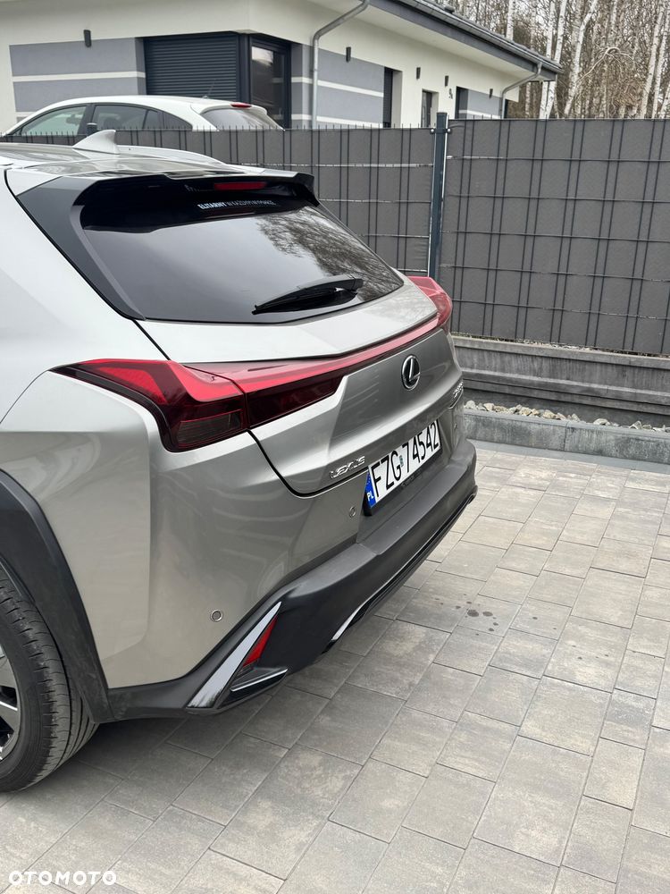Lexus UX 250h F Sport 2WD - 3
