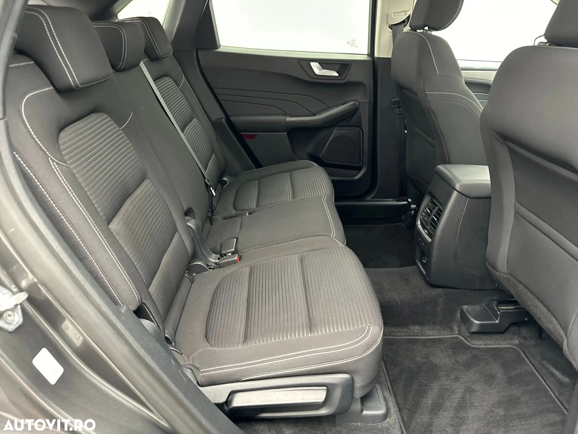 Ford Kuga 1.5 TDCi 2x4 Aut. Titanium - 7