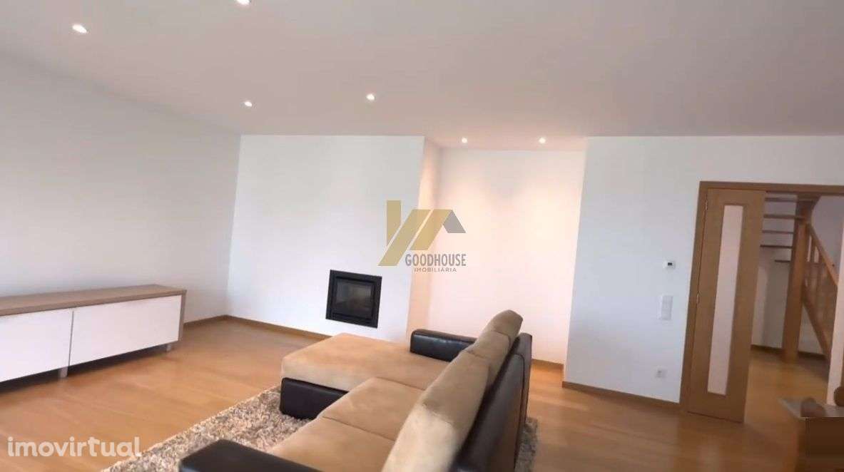 Apartamento T3 duplex em condomínio fechado com piscina - Grande imagem: 5/26