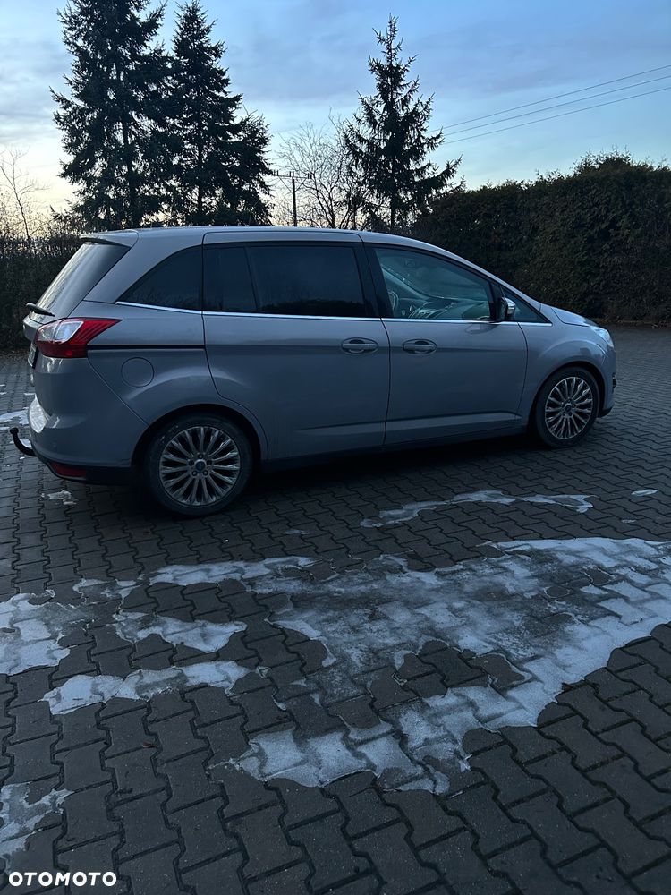 Ford Grand C-MAX - 11