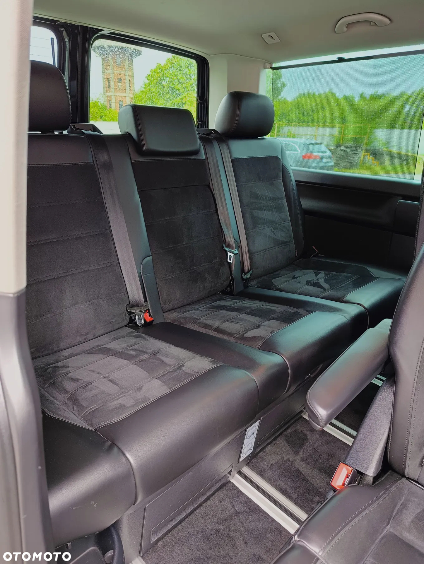 Volkswagen Multivan - 11