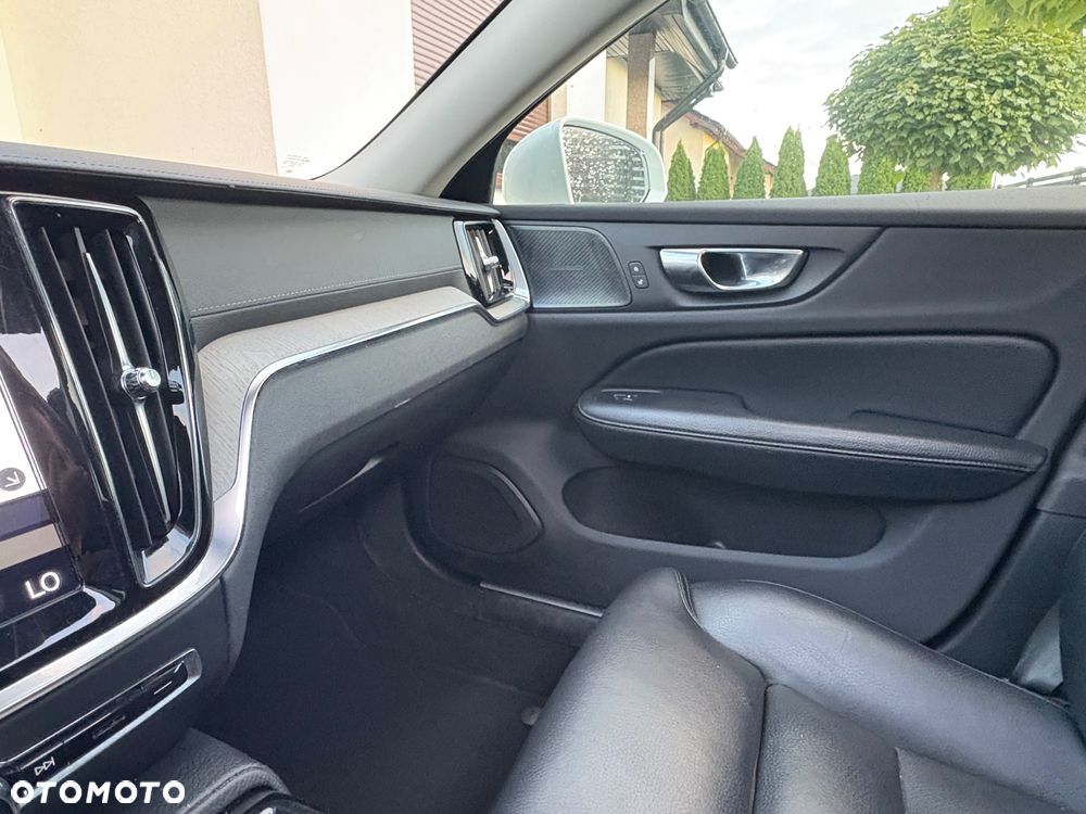 Volvo V60 T6 AWD Recharge Geartronic Inscription - 24