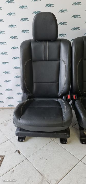 Bancos em Pele Mitsubishi Outlander 2017 com Airbags - 4