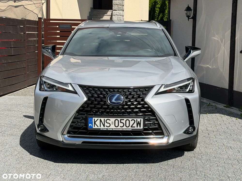 Lexus UX 250h (E-FOUR) Luxury Line - 2