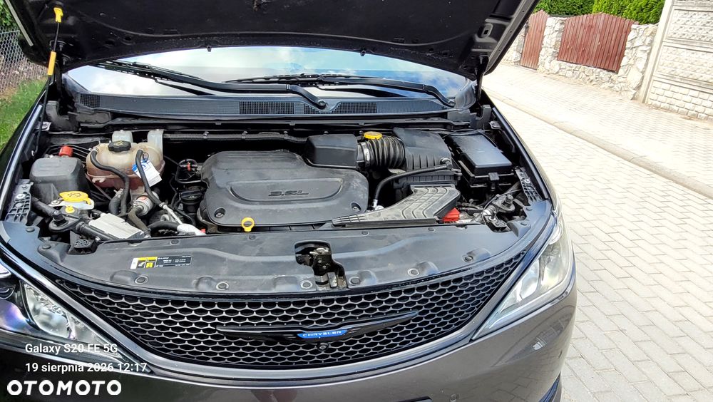Chrysler Pacifica - 14