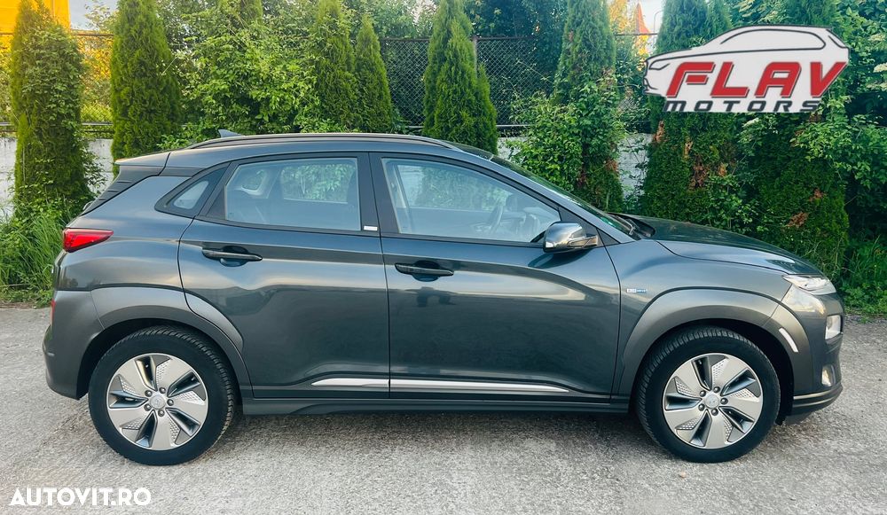 Hyundai KONA Select - 22