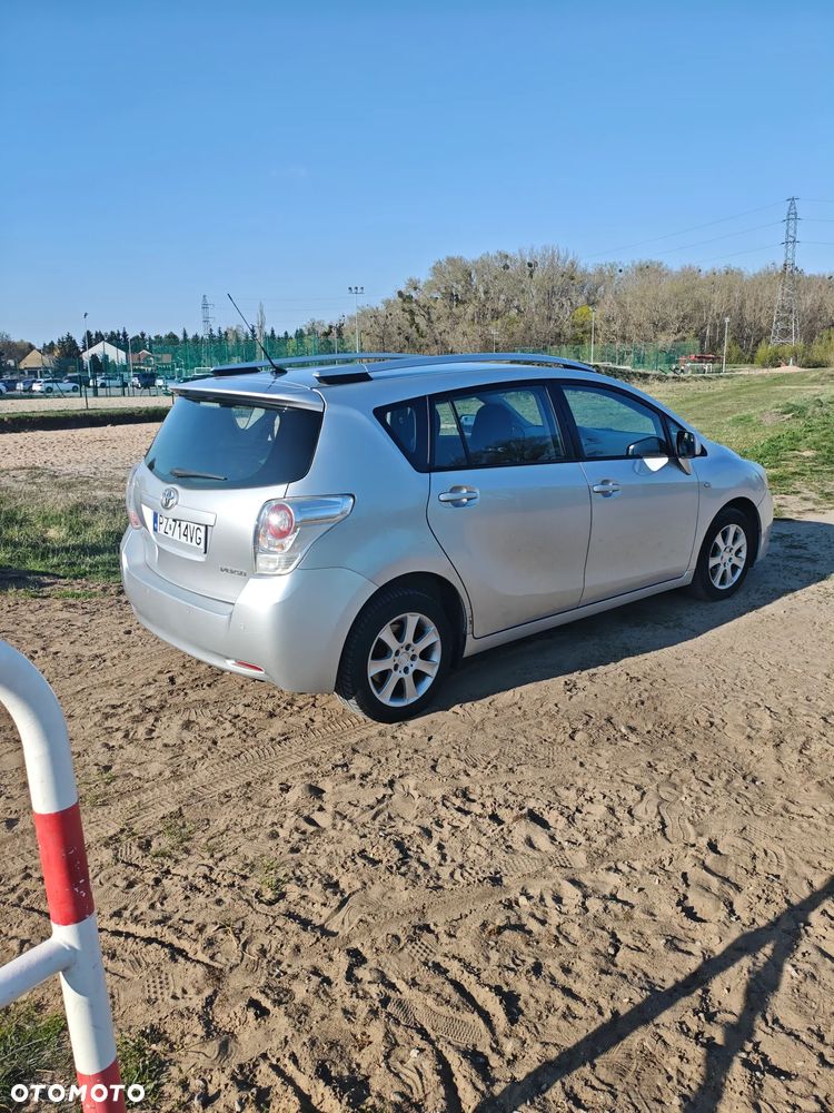 Toyota Verso 2.0 D-4D - 4