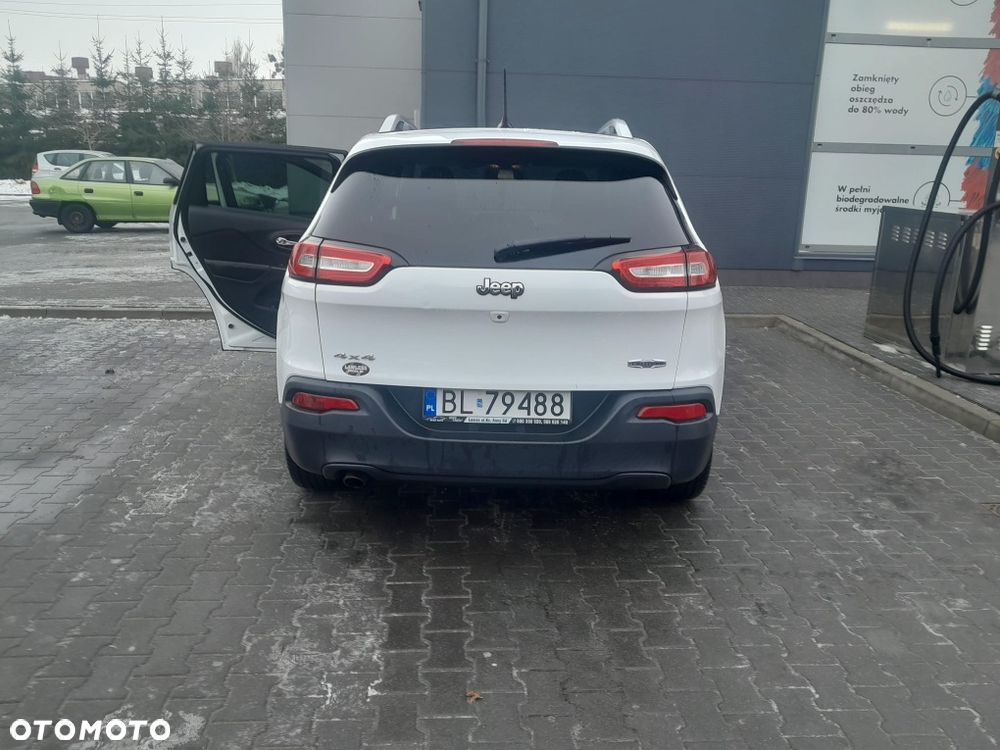Jeep Cherokee - 3