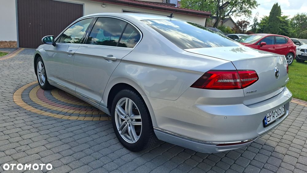 Volkswagen Passat 2.0 TDI (BlueMotion Technology) DSG Highline - 8