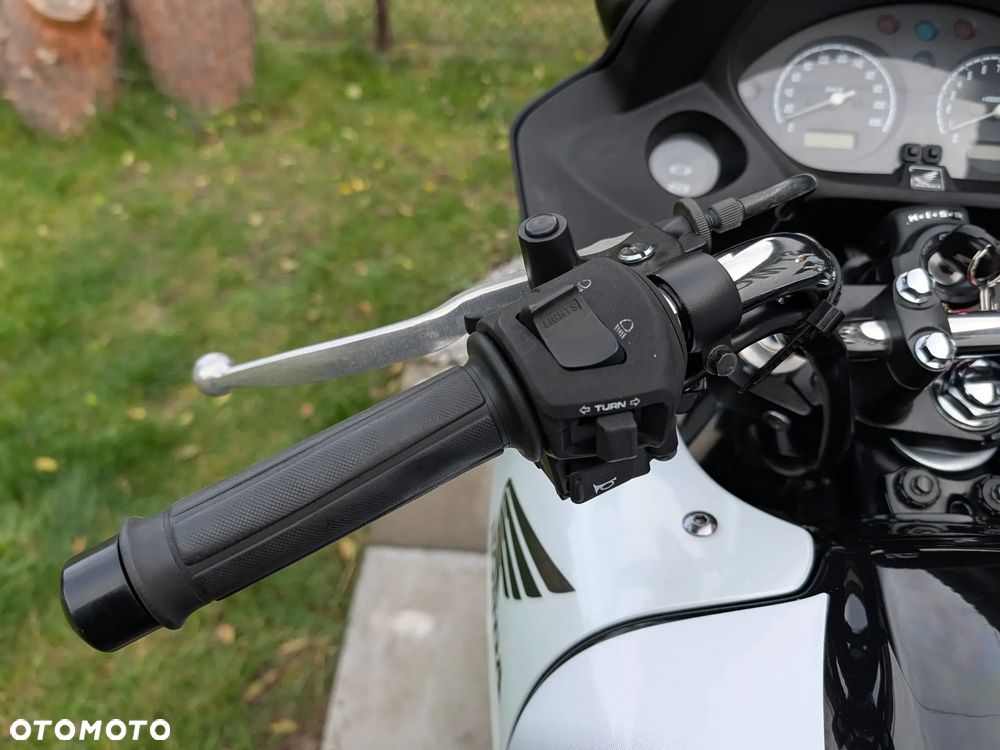 Honda CBF - 24