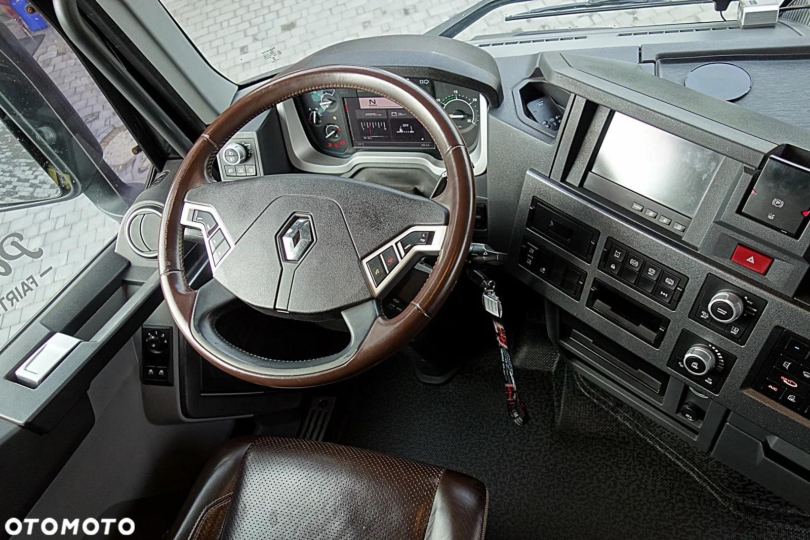 Renault GAMA T520 PUSCHER DMC 70T OŚ SKRĘTNA PODNOSZONA WYSOKA KABINA ALUFELGI KLIMA POSTOJOWA - 13