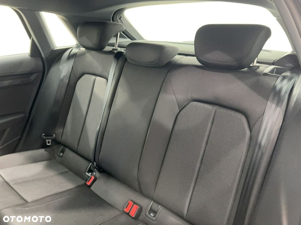 Audi A3 Sportback 30 TDI S tronic - 13