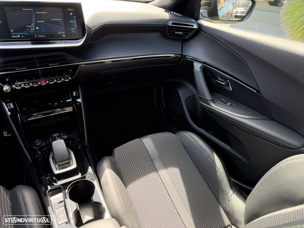 Peugeot e-2008 50 kWh GT - 22