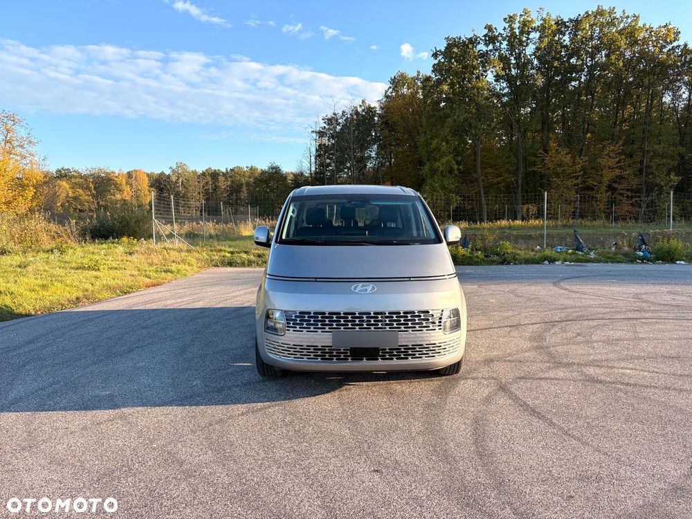 Hyundai Staria 2024 photo 2
