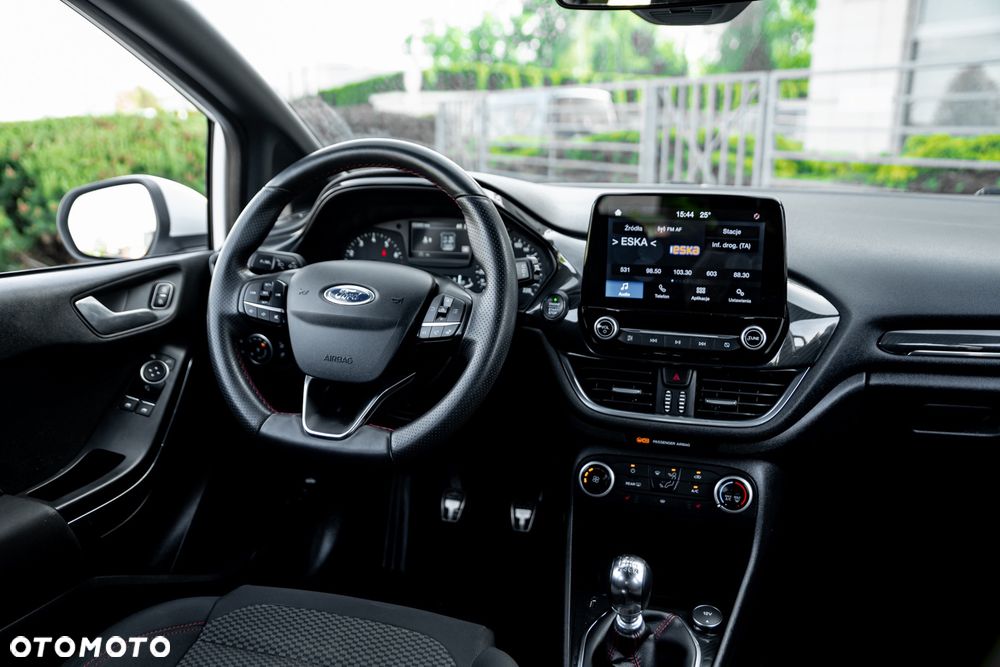 Ford Fiesta 1.0 EcoBoost S&S ST-LINE - 26