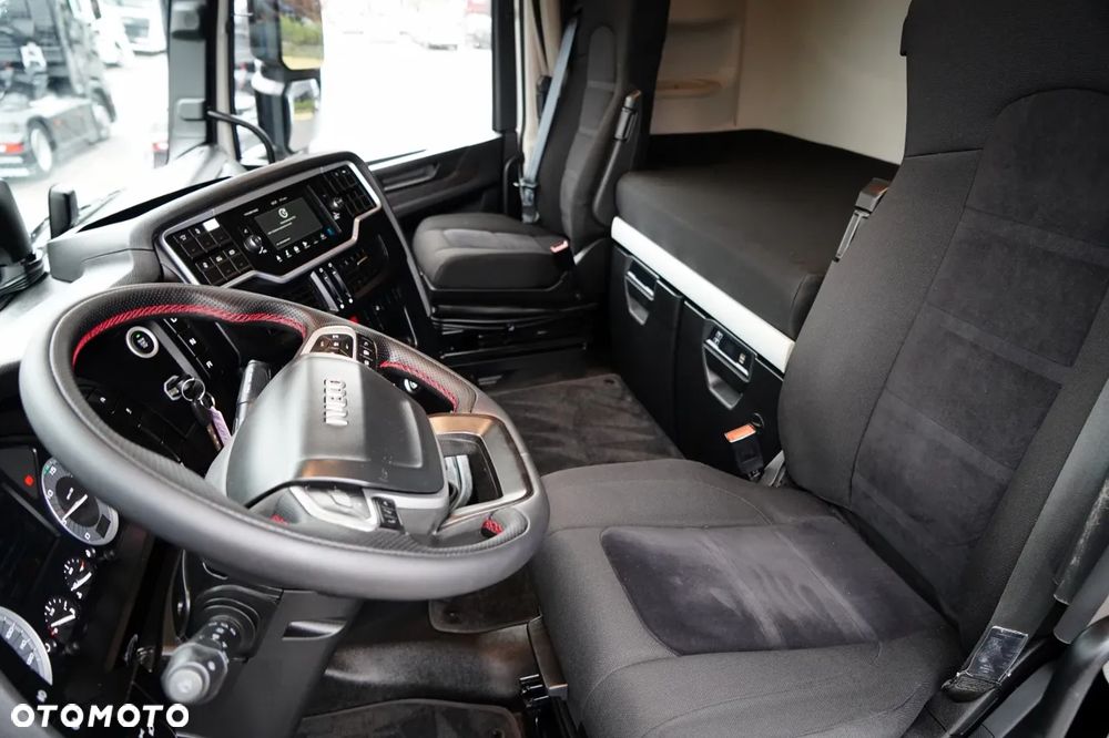 Iveco S-WAY / 510 / RETARDER / KLIMA POSTOJOWA / CAŁA NA PODUSZKACH - 23
