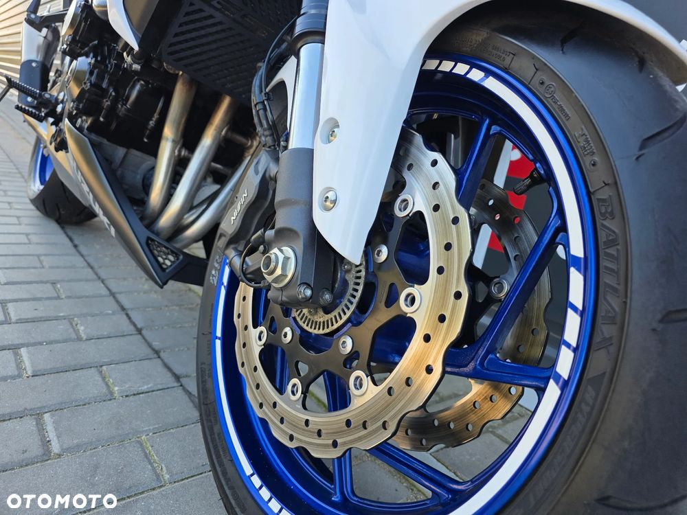 Suzuki GSX - 29