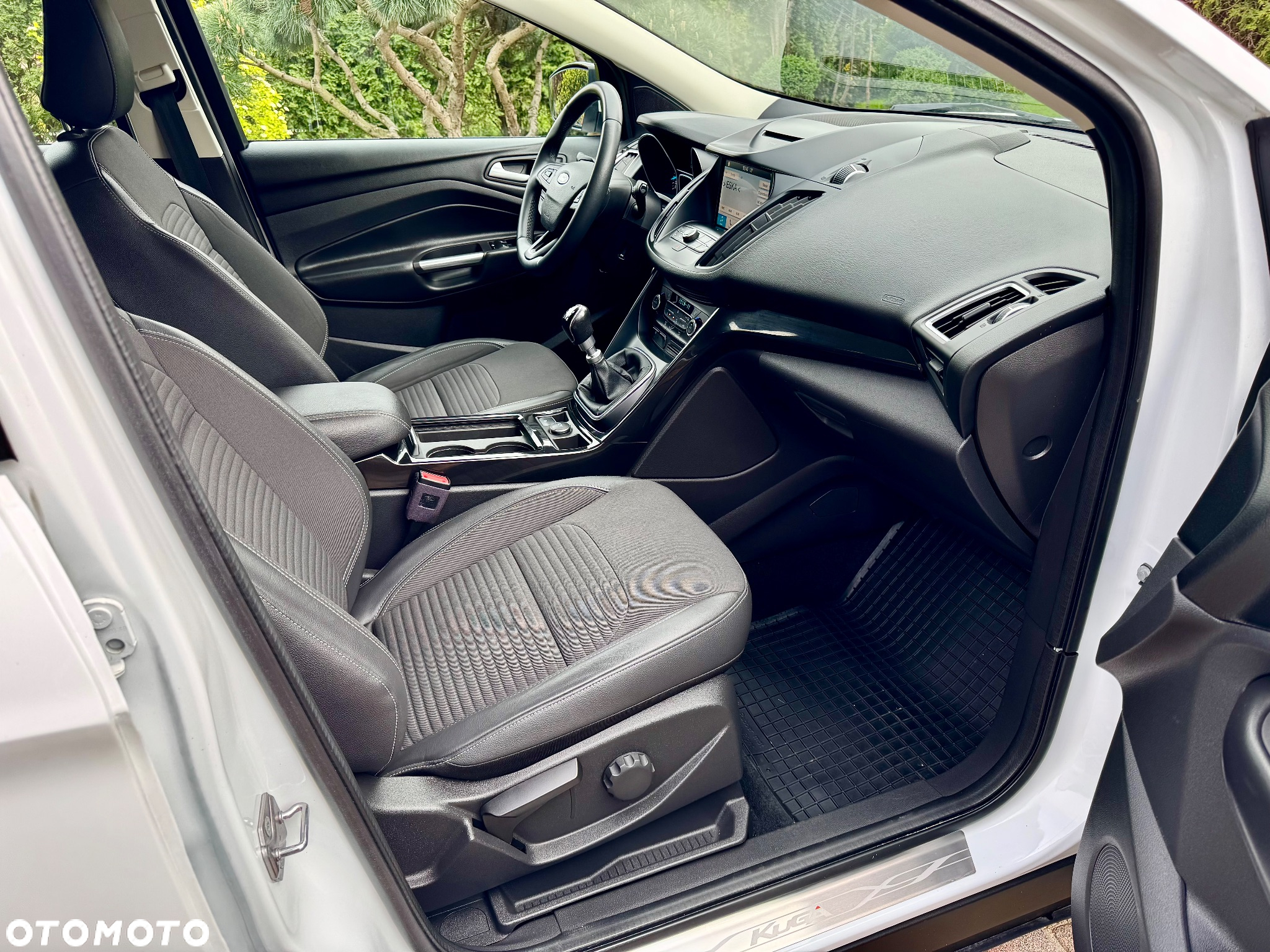 Ford Kuga 1.5 EcoBoost 2x4 Individual - 12