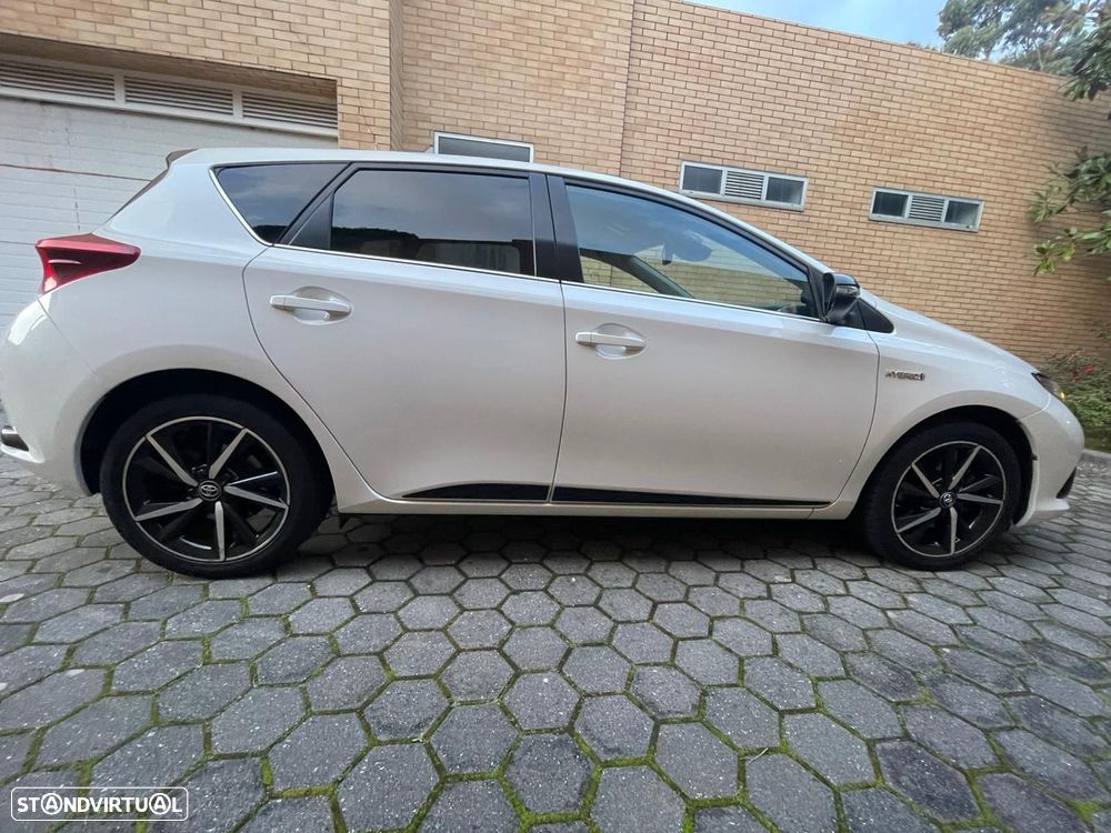 Toyota Auris 1.8 HSD Comfort +P.Techno+P.Sport - 11