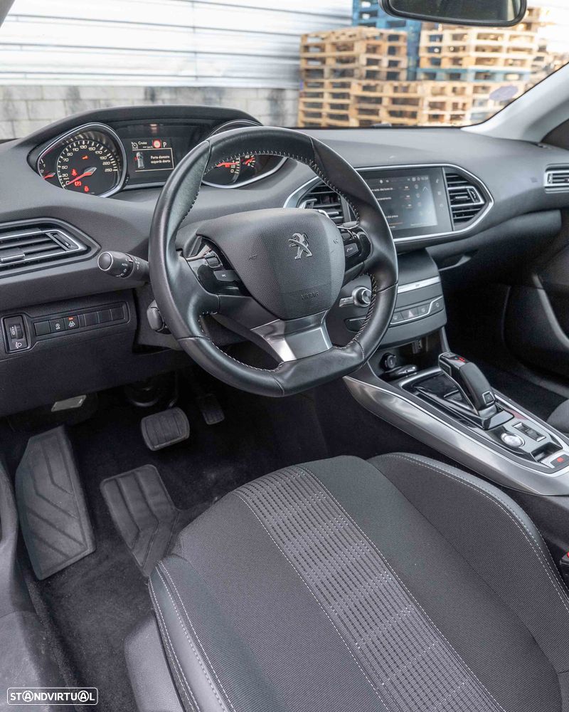 Peugeot 308 PureTech 130 GPF EAT8 Stop & Start Allure - 11