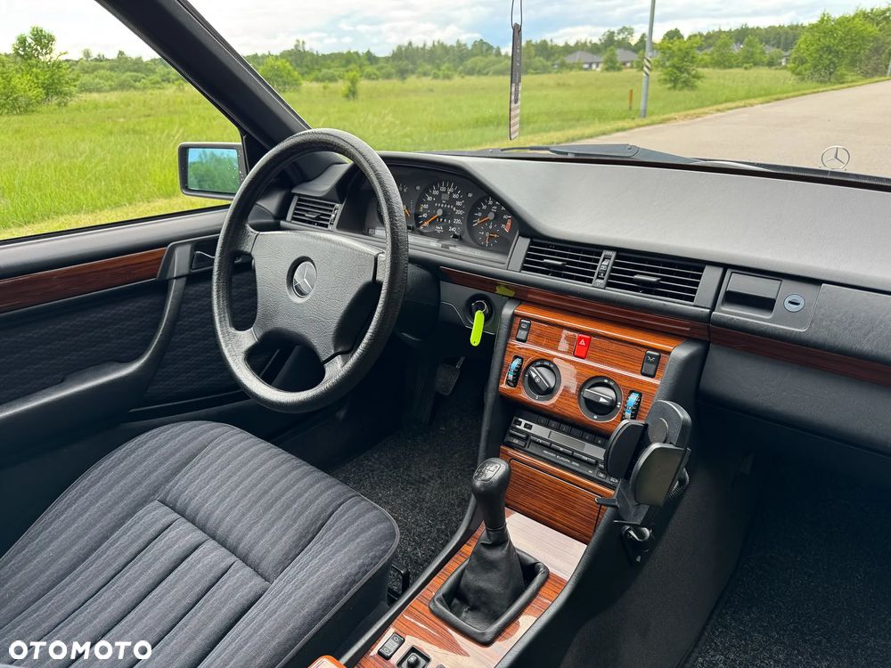 Mercedes-Benz W124 (1984-1993) - 39